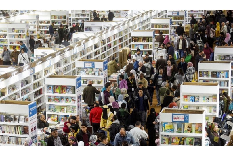 Egyptians hope to find deals at the book fair