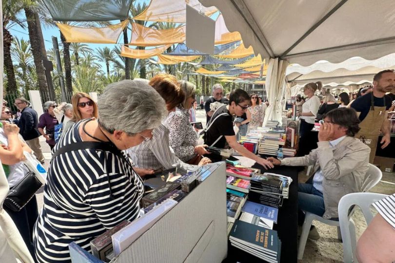Elche Book Fair Sees Record Footfall, Reinforces Love for Books