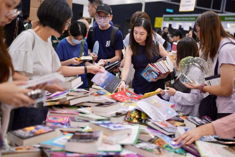 Readers at the Hong Kong Book Fair book