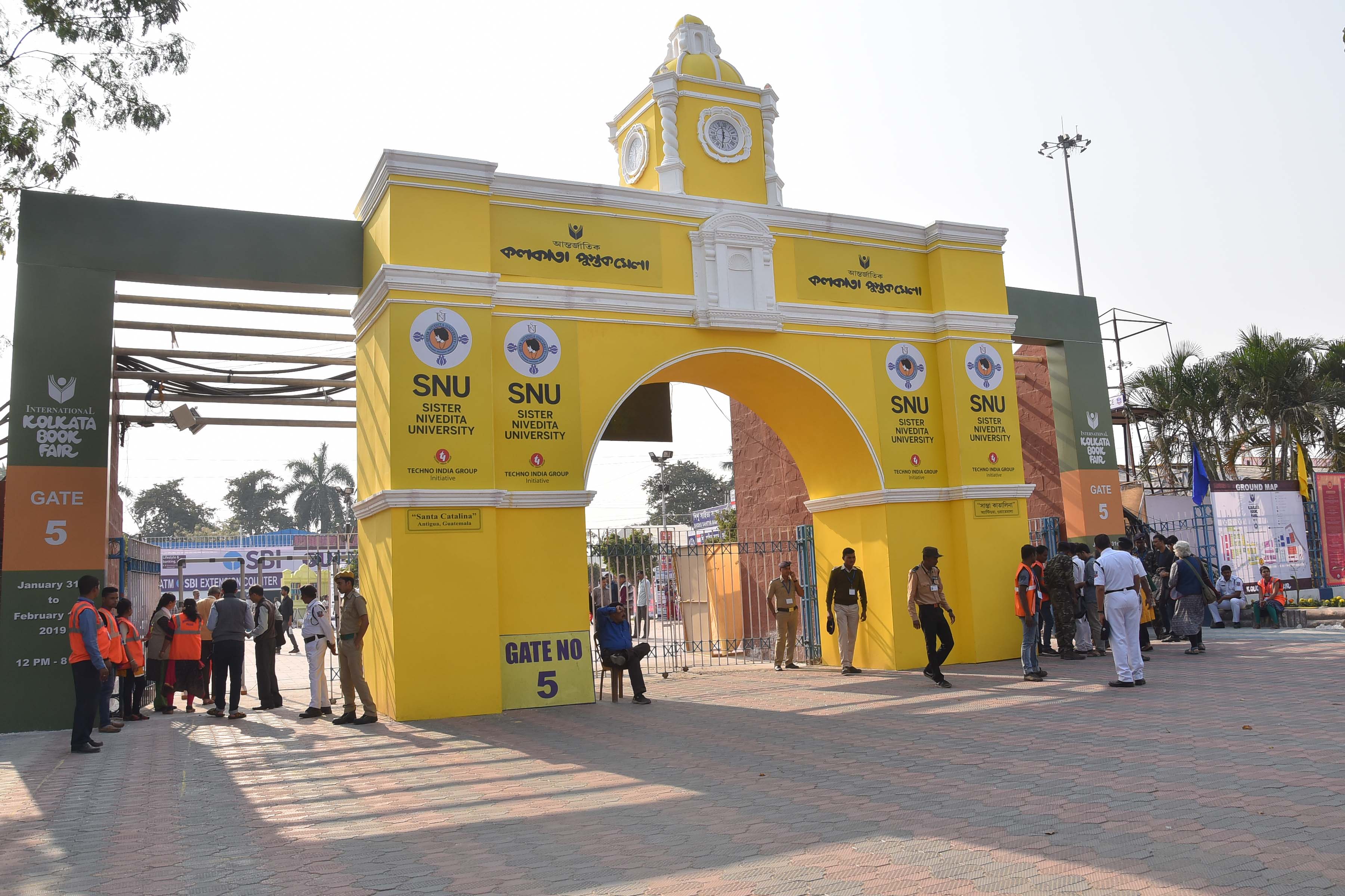 Bibliophiles Get Ready for Kolkata Book Fair 2020