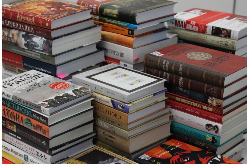 'Pay per kg' fair offers books at a ridiculously low price | Frontlist