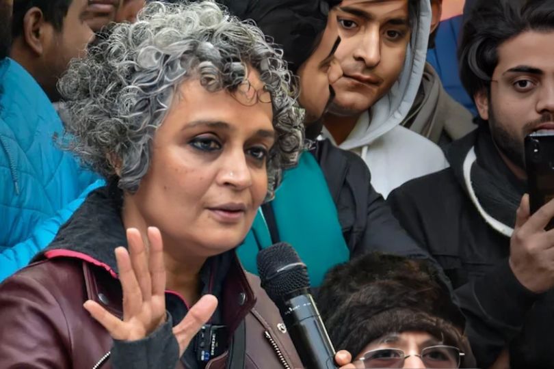 Author Arundhati Roy Faces Prosecution Under India's Anti-Terror Law for 2010 Kashmir Remarks
